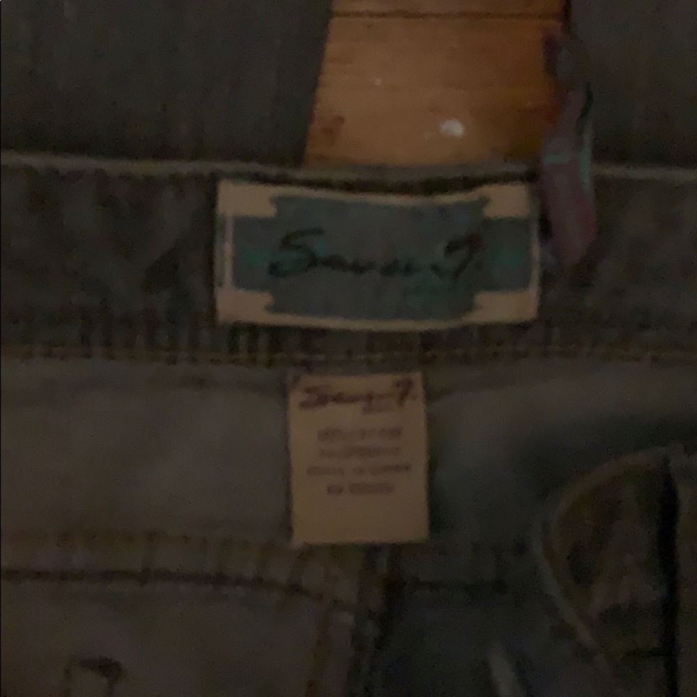 Jeans - Picture 2 of 4